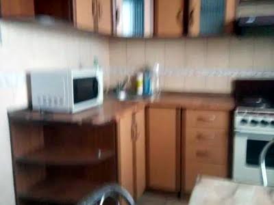 квартира за адресою Ревуцького вул., 18-А
