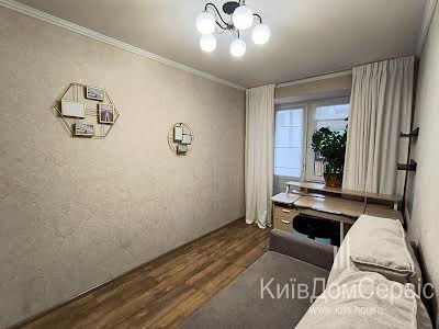 квартира за адресою Межигірська вул., 50