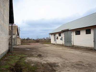 коммерческая по адресу с. Фастовец, Шевченка, 1