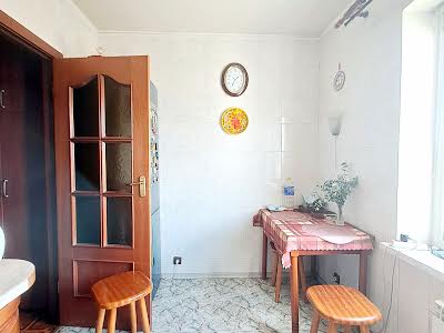 квартира за адресою Ревуцького вул., 18