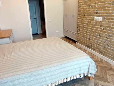 квартира за адресою Дегтярна вул., 7
