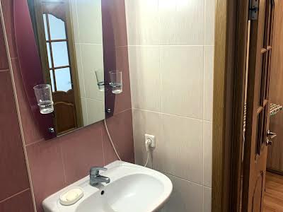квартира за адресою Урловськая, 11А