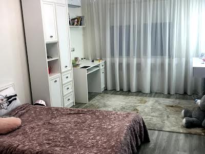 квартира за адресою Урлівська вул., 20
