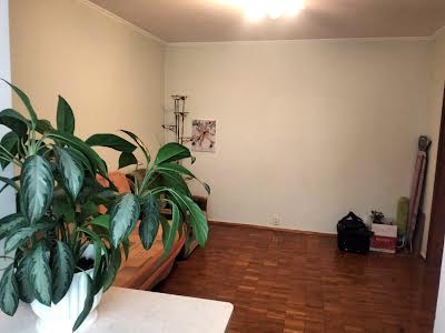 квартира за адресою Райдужна вул., 37