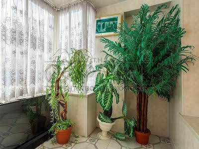 квартира за адресою Андрія Верхогляда вул. (Михайла Драгомирова), 4