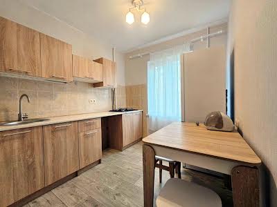 квартира за адресою Симиренка вул., 24-А