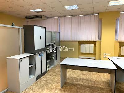 комерційна за адресою Біличанська вул., 44а