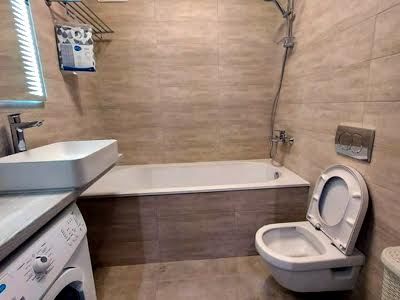 квартира за адресою Київ, Митрополита Василя Липківського вул. (Урицького), 38