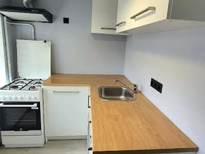 квартира по адресу Строителей ул., 17