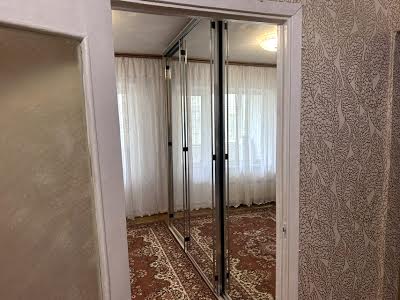 квартира за адресою Ревуцького вул., 18