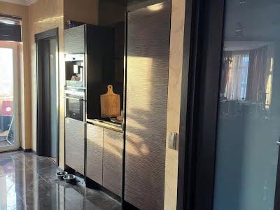 квартира по адресу Строителей ул., 30