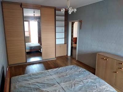 квартира за адресою Анни Ахматової вул., 19