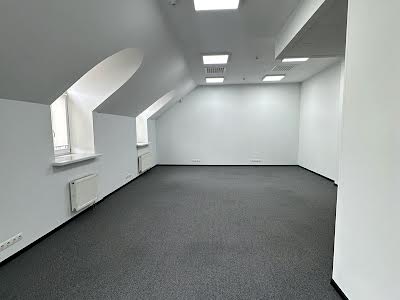 комерційна за адресою Івана Франка вул., 5б