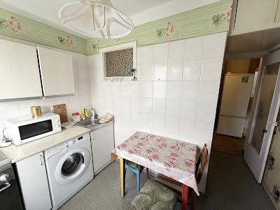 квартира за адресою Ореста Левицького вул. (Академіка Курчатова), 8