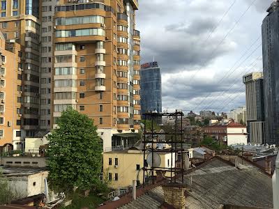 квартира за адресою Басейна вул., 3