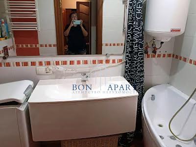 квартира за адресою Хмельницька вул., 2
