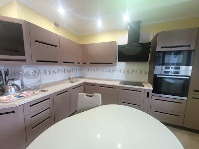 квартира за адресою Авіаконструктора Ігоря Сікорського вул. (Танкова), 4Г
