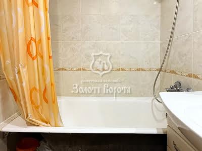 квартира за адресою Ореста Левицького вул. (Академіка Курчатова), 13
