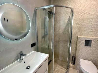 квартира за адресою Київ, Салютна вул., 2