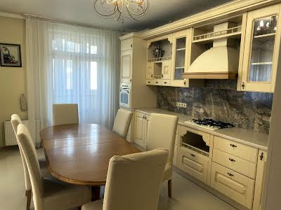 квартира за адресою Раїси Окіпної вул., 8