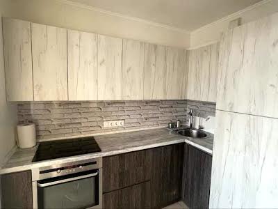 квартира за адресою Ревуцького вул., 21