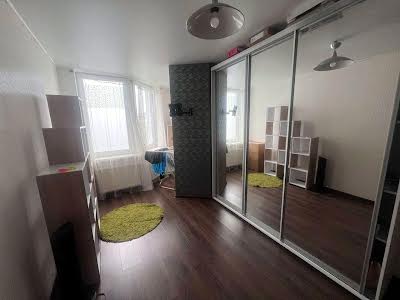 квартира за адресою Теплична вул., 48