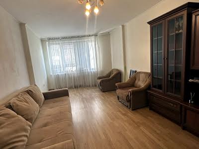 квартира за адресою Верховинна вул., 37
