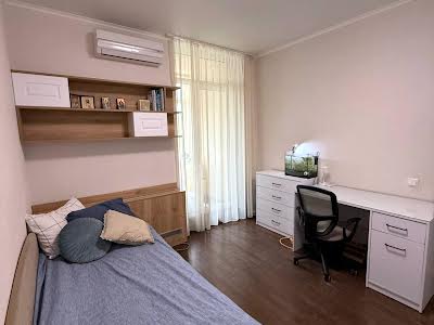 квартира за адресою Регенераторна вул., 4
