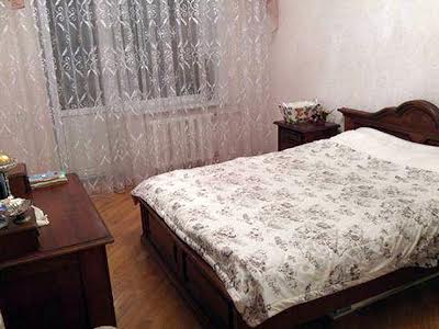 квартира за адресою Срібнокільська вул., 4