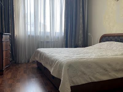 квартира за адресою Дніпровська набережна вул., 19