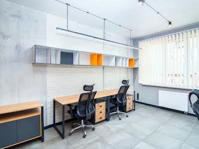 комерційна за адресою Саксаганського вул., 37к