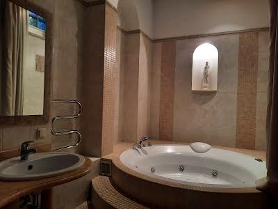 квартира за адресою Богдана Хмельницького вул., 9
