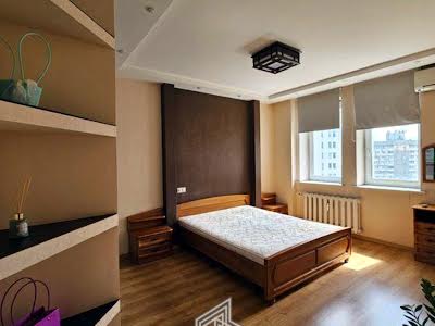 квартира за адресою Миколи Бажана просп., 16