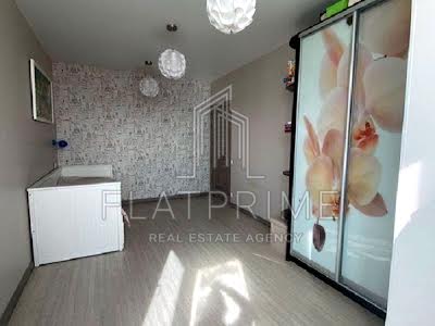 квартира за адресою Сім'ї Кульженків вул. (Петра Дегтяренка), 31-А