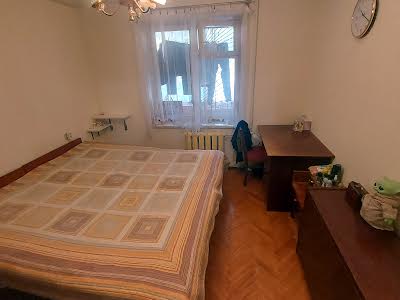 квартира за адресою Раїси Окіпної вул., 7-А