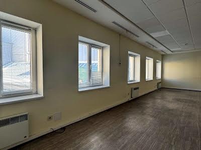 комерційна за адресою Контрактова пл., 8