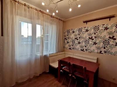 квартира за адресою Автозаводська вул., 61