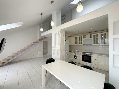 квартира за адресою Регенераторна вул., 4