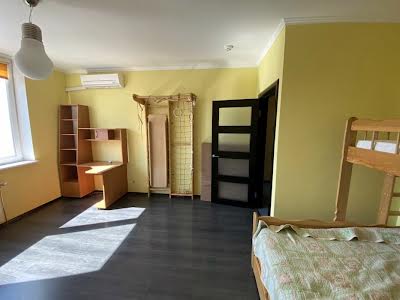 квартира за адресою Єлизавети Чавдар вул., 7