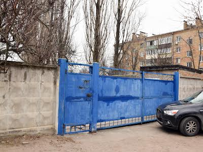 комерційна за адресою Олексія Курінного вул. (Карла Маркса), 40
