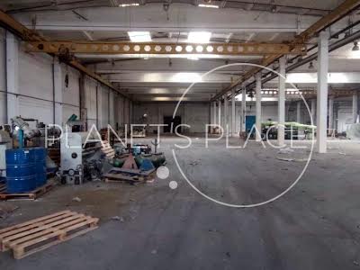 комерційна за адресою Промислова вул., 7