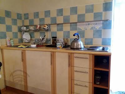 комерційна за адресою Тарасівська вул., 14