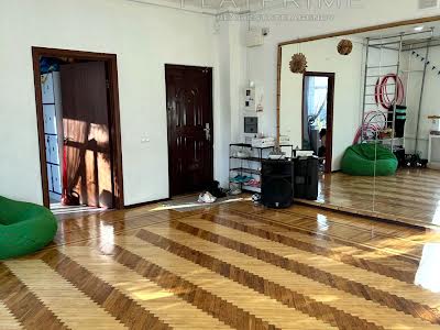 коммерческая по адресу Печерский спуск, 19