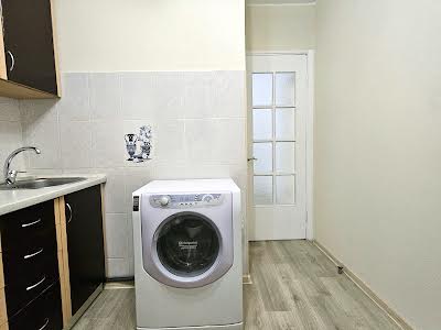 квартира за адресою Будівельників вул., 8