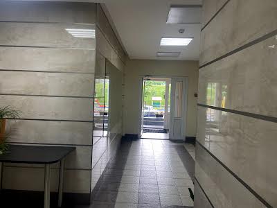 коммерческая по адресу Деміівська, 14