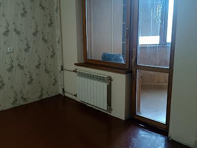 квартира за адресою Анни Ахматової вул., 6