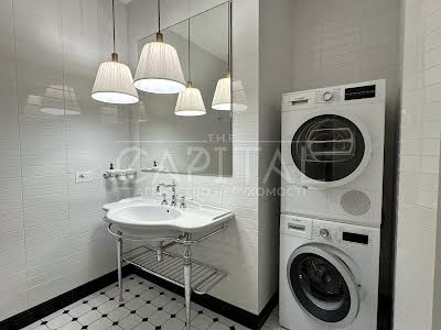квартира по адресу Евгения Коновальца ул. (Щорса), 26А