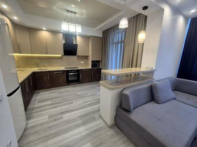 квартира за адресою Регенераторна вул., 4