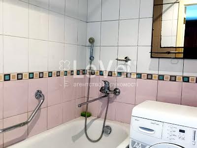квартира за адресою Космонавта Поповича вул. (Космонавта Волкова), 4