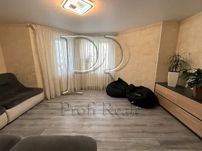 квартира по адресу с. Святопетровское, Тепличная ул., 48